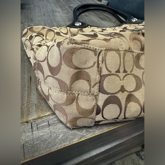 Coach signature large brown Zippered Tote/Handbag Canvas And Leather - Picture 4 of 12
